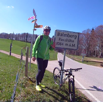 Daniel au sommet du col du Balmberg