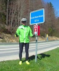 Daniel au sommet du col de Pierre-Pertuis
