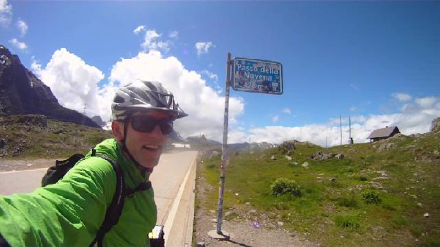 Daniel au sommet du Nufenen