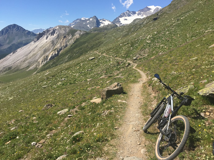 sur le trail entre la Forcola et la Bernina