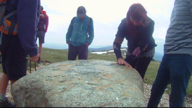 La pierre et l'intéret des promeneurs